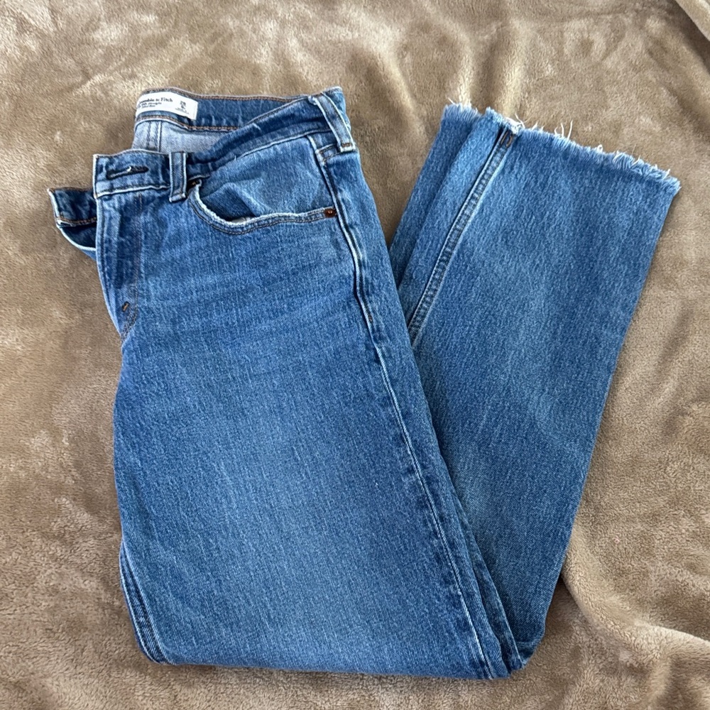 Abercrombie & Fitch Medium Blue Straight-Leg Women's Jeans